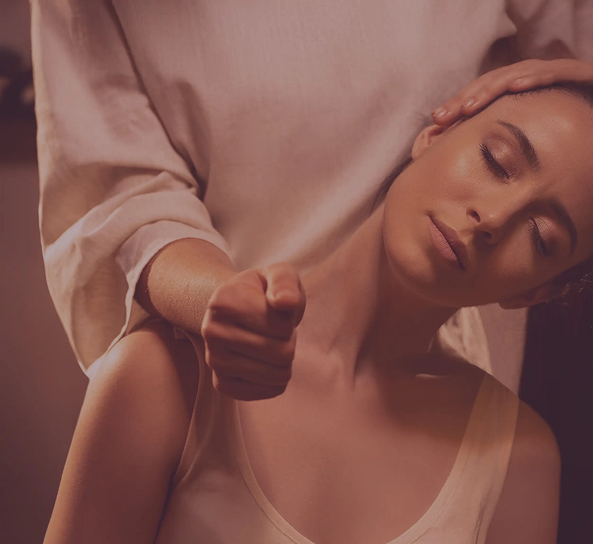 a woman receiving a express therapy massage at tattva wellness spa